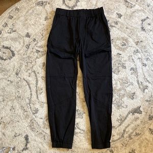 On The Road Size Medium Black Paperbag Waist Slim Ankle Pants Size Medium